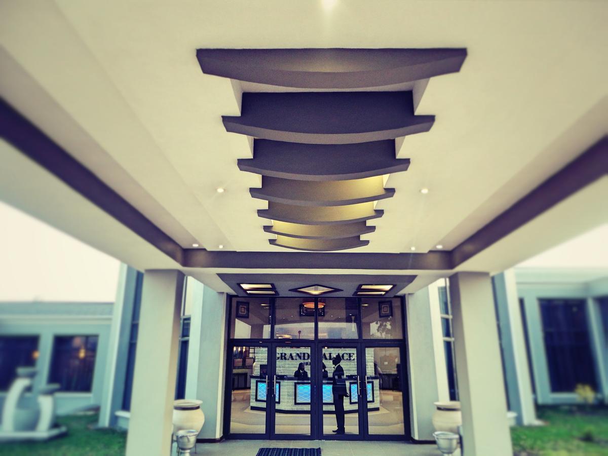 The Grand Palace Hotel Singine Exterior photo